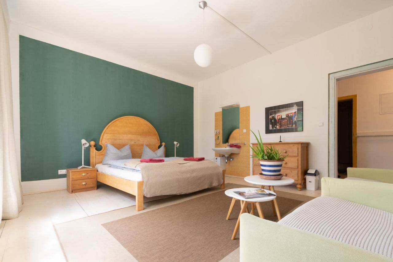 Absteige Innsbruck- Zentrale Ferienapartments mit Balkon und Gartennützung Exterior foto